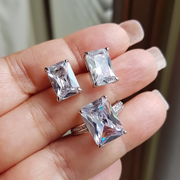 Swarovski Elements 925 Sterling Silver 6ct Emerald-cut Solitaire Ring NEW - Picture 3 of 14